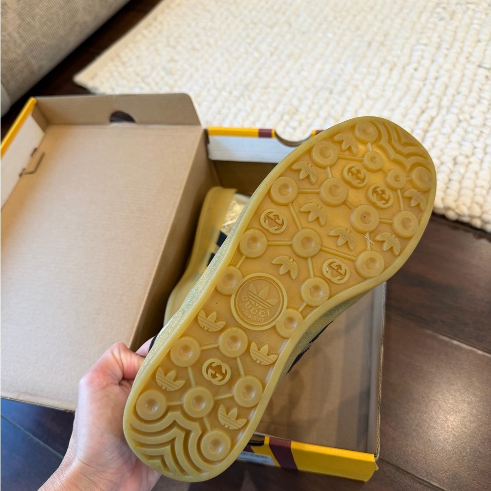 Gucci Gold and Black Sneakers with Red Accents - Picture 4 of 6